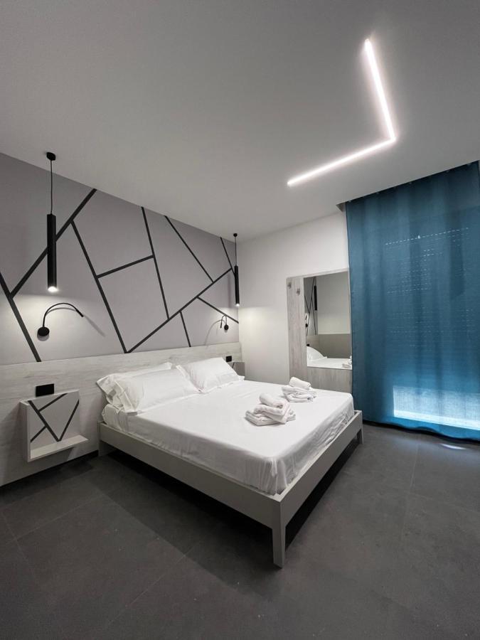 B&B A Due Passi Dal Mare ลิโด ดี ปอมโปซา ภายนอก รูปภาพ