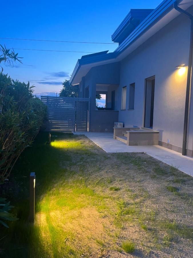 B&B A Due Passi Dal Mare ลิโด ดี ปอมโปซา ภายนอก รูปภาพ